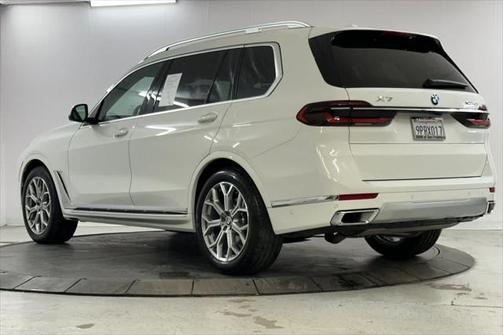 2025 BMW X7 xDrive40i