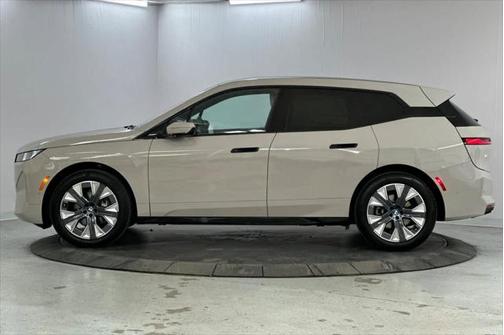 2026 BMW iX xDrive60