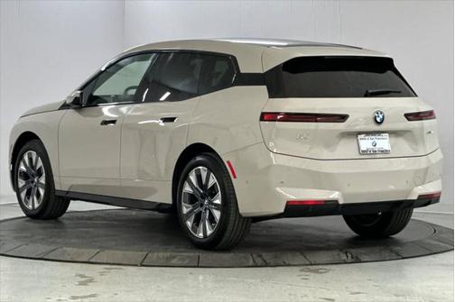 2026 BMW iX xDrive60