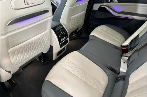 2023 BMW X7 M60i