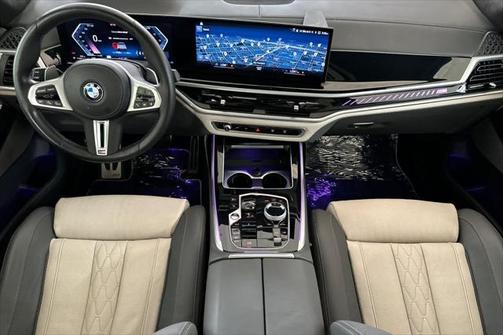 2023 BMW X7 M60i