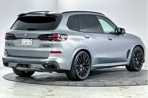2024 BMW X5 M60i