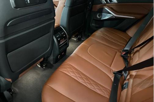 2024 BMW X5 M60i