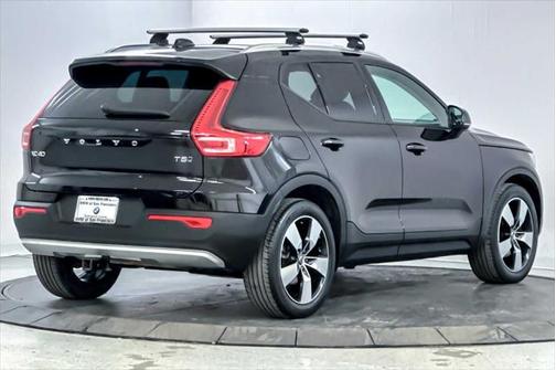 2020 Volvo XC40 T5 Momentum
