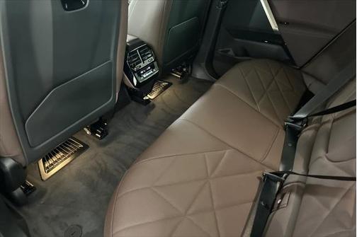 2026 BMW iX xDrive60