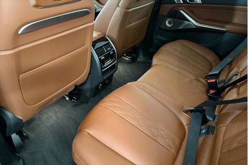 2026 BMW X7 M60i