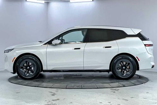 2026 BMW iX xDrive60