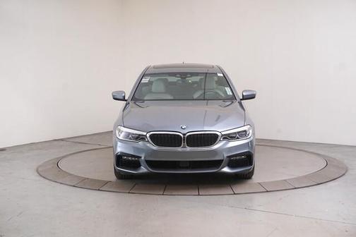 Photo 5 of 32 of 2019 BMW 540 i