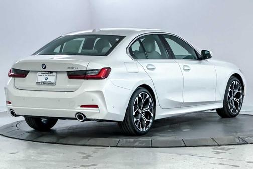 2025 BMW 330 i