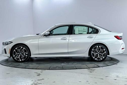 2025 BMW 330 i