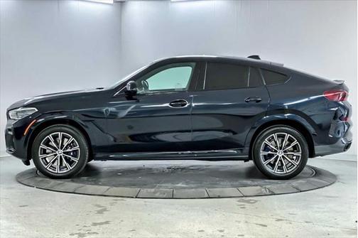 2022 BMW X6 M50i