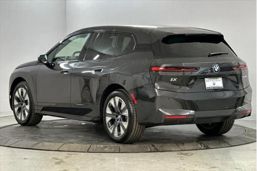 2026 BMW iX xDrive60