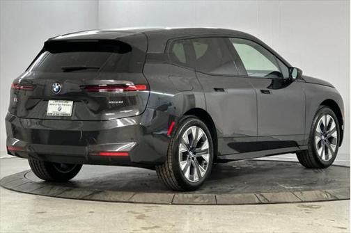 2026 BMW iX xDrive60