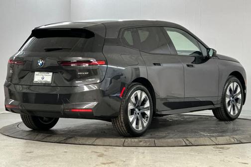 2026 BMW iX xDrive60