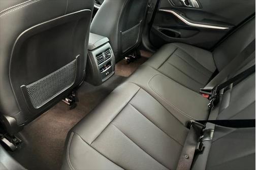 2022 BMW 330 330i