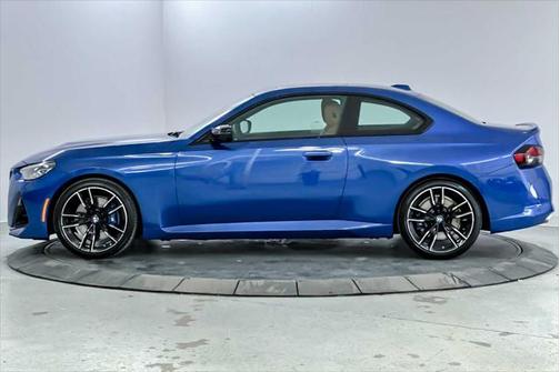 2025 BMW M240 i