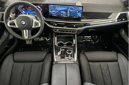 2026 BMW X7 M60i