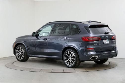 Photo 3 of 47 of 2019 BMW X5 xDrive40i