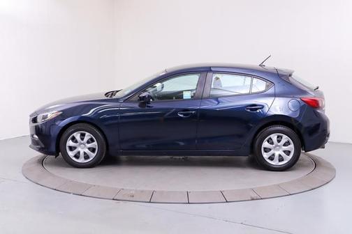 Photo 2 of 27 of 2014 Mazda Mazda3 i Sport