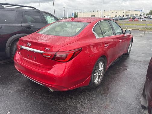 2022 INFINITI Q50 LUXE