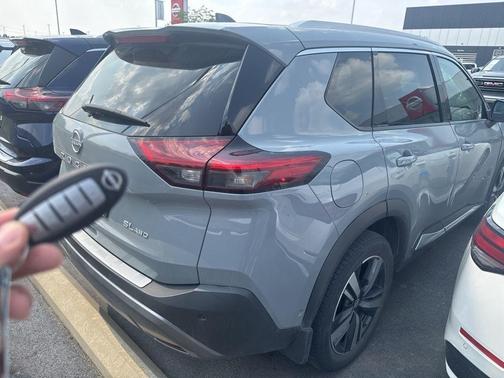 2022 Nissan Rogue SL