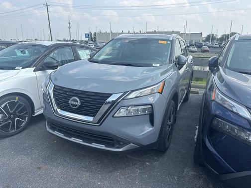 2022 Nissan Rogue SL