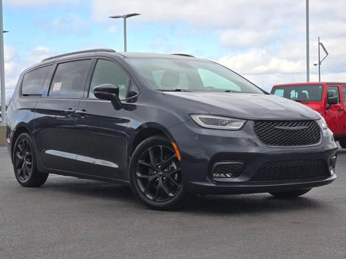 2021 Chrysler Pacifica Touring-L