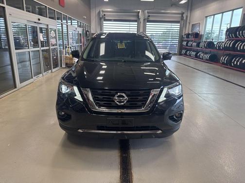 2019 Nissan Pathfinder SL