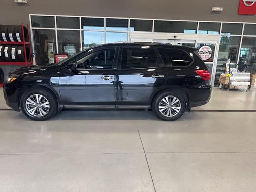 2019 Nissan Pathfinder SL