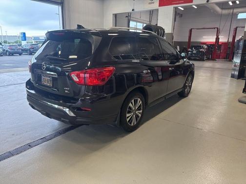 2019 Nissan Pathfinder SL