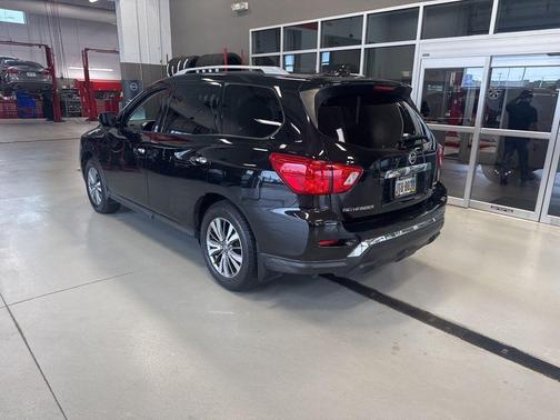 2019 Nissan Pathfinder SL