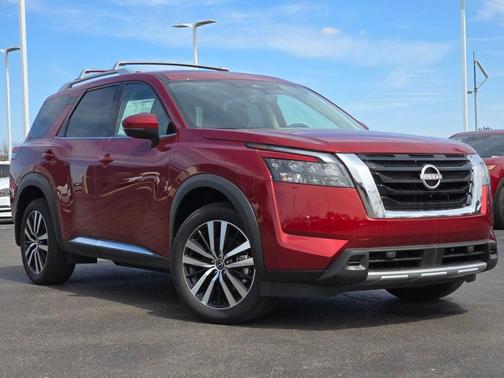 2025 Nissan Pathfinder Platinum