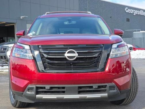 2024 Nissan Pathfinder SL