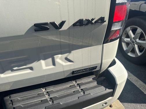 2023 Nissan Frontier SV