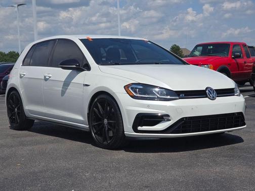 2019 Volkswagen Golf R 2.0T w/DCC & Navigation