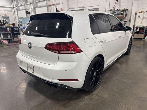 2019 Volkswagen Golf R 2.0T w/DCC & Navigation