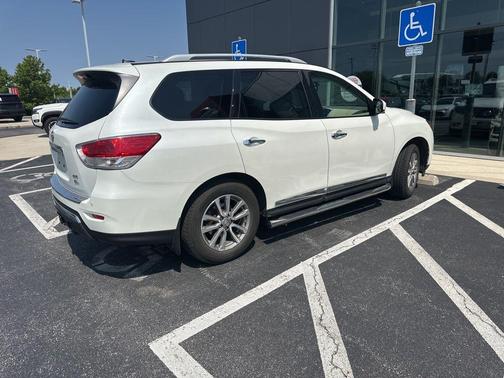 2015 Nissan Pathfinder SL
