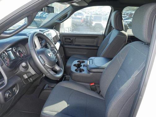 2024 RAM 3500 Tradesman Crew Cab 4x4 6'4' Box