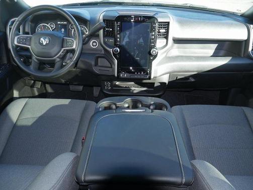 2024 RAM 3500 Tradesman Crew Cab 4x4 6'4' Box