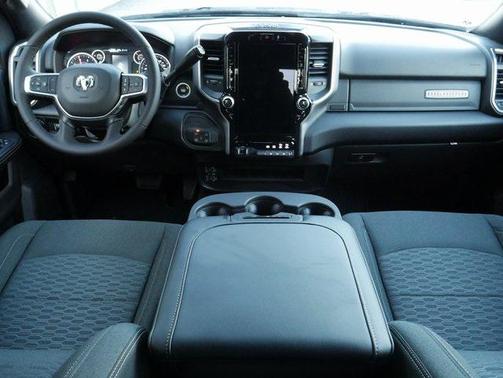 2025 RAM 2500 Big Horn Crew Cab 4x4 6'4' Box