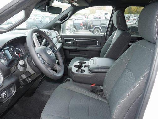 2025 RAM 2500 Big Horn Crew Cab 4x4 6'4' Box