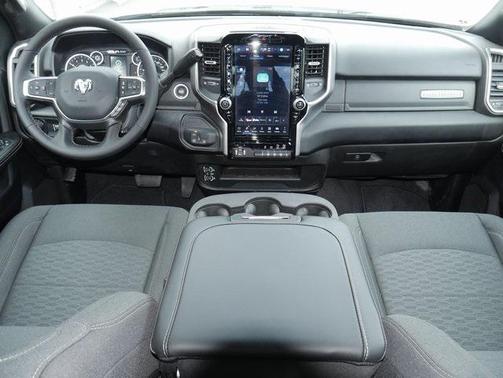 2025 RAM 2500 Big Horn Crew Cab 4x4 6'4' Box