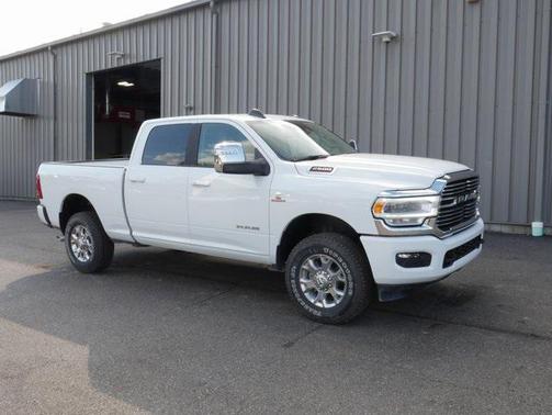 2024 RAM 2500 Laramie Crew Cab 4x4 6'4' Box