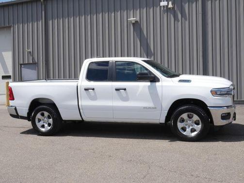 Bright White Clearcoat 2026 RAM 1500 Big Horn/Lone Star
