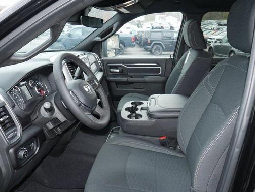 2025 RAM 2500 Big Horn Crew Cab 4x4 6'4' Box