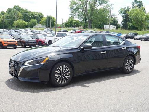 Super Black Clearcoat 2024 Nissan Altima 2.5 SV