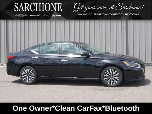 Super Black Clearcoat 2024 Nissan Altima 2.5 SV