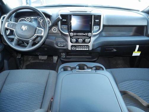 2025 RAM 2500 Big Horn Crew Cab 4x4 8' Box