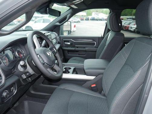 Ceramic Gray Clearcoat 2026 RAM 3500 Big Horn Crew Cab 4x4 8' Box