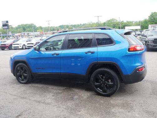 Hydro Blue Pearlcoat 2017 Jeep Cherokee Sport